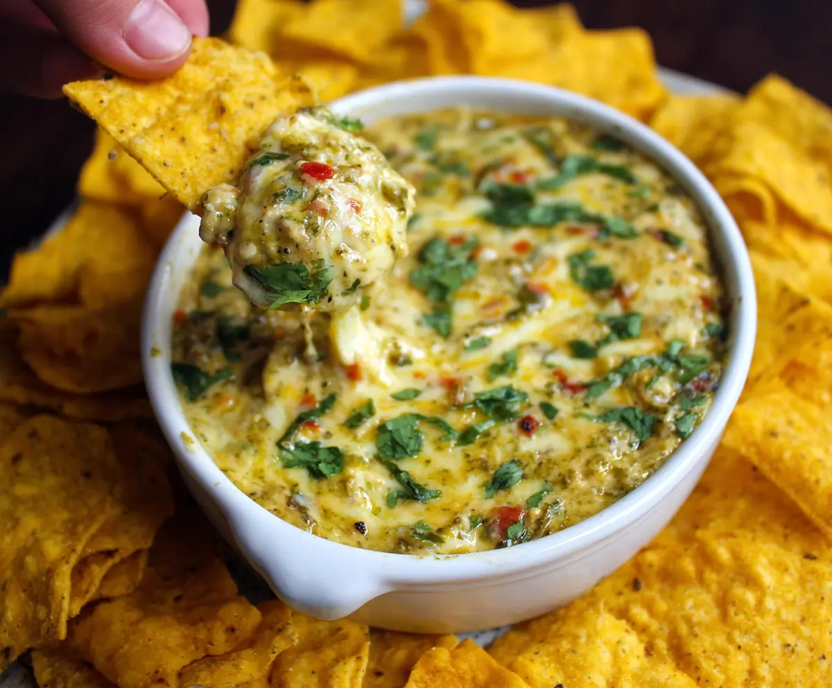 Cheesy Salsa Verde Dip