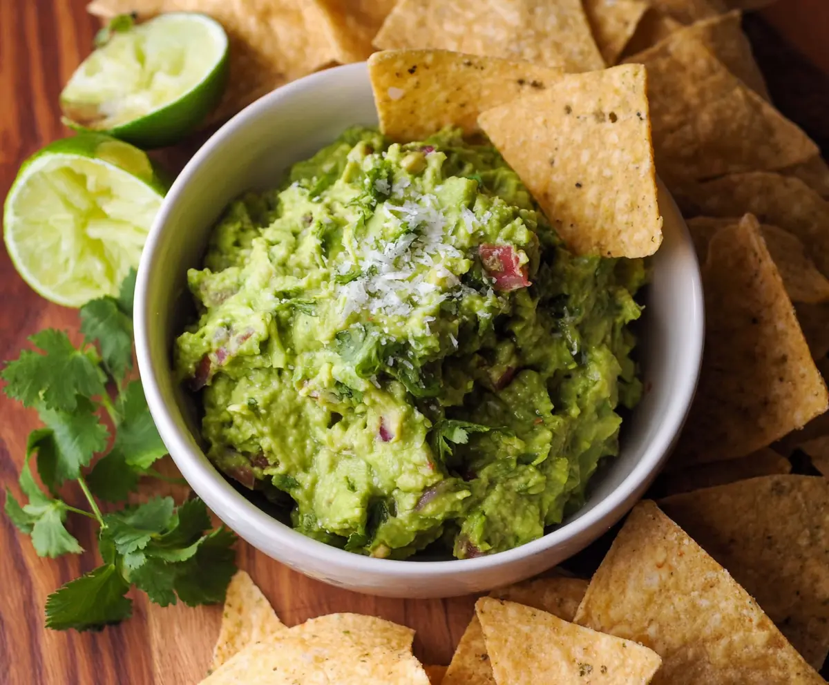 The Best Homemade Guacamole